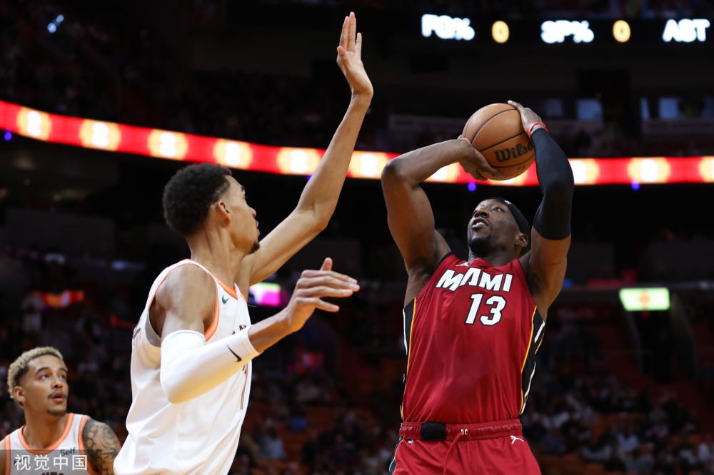 以绝对优势 以绝对优势